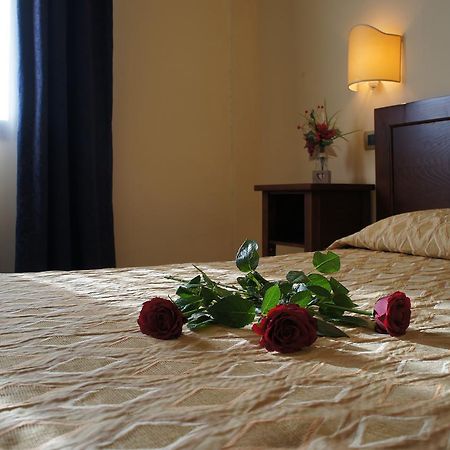 Hotel Albatros Calenzano Kültér fotó