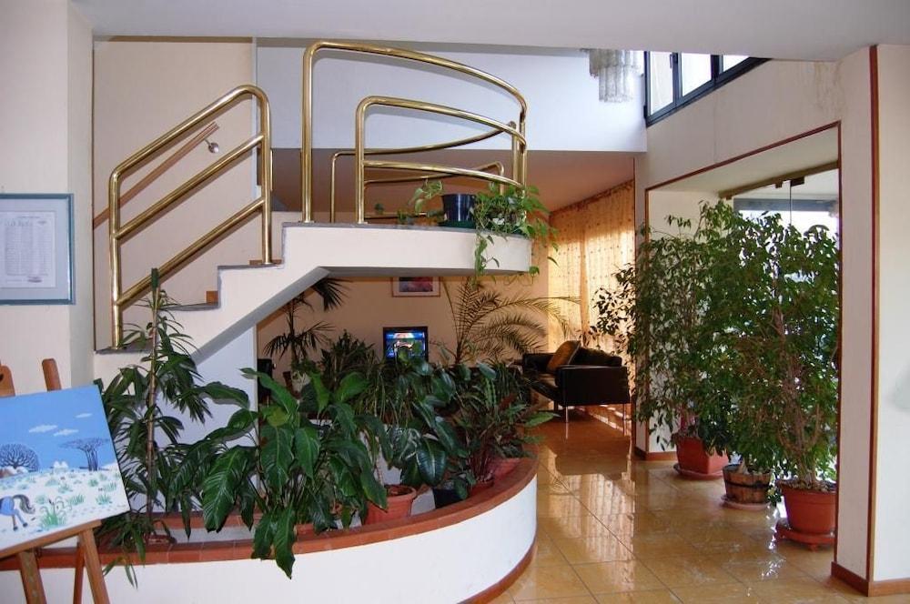 Hotel Albatros Calenzano Kültér fotó