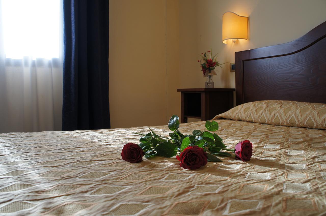 Hotel Albatros Calenzano Kültér fotó
