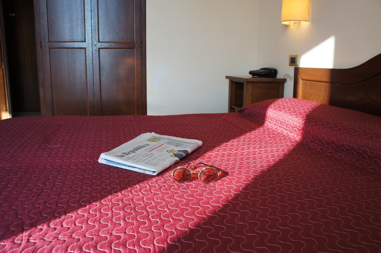 Hotel Albatros Calenzano Kültér fotó