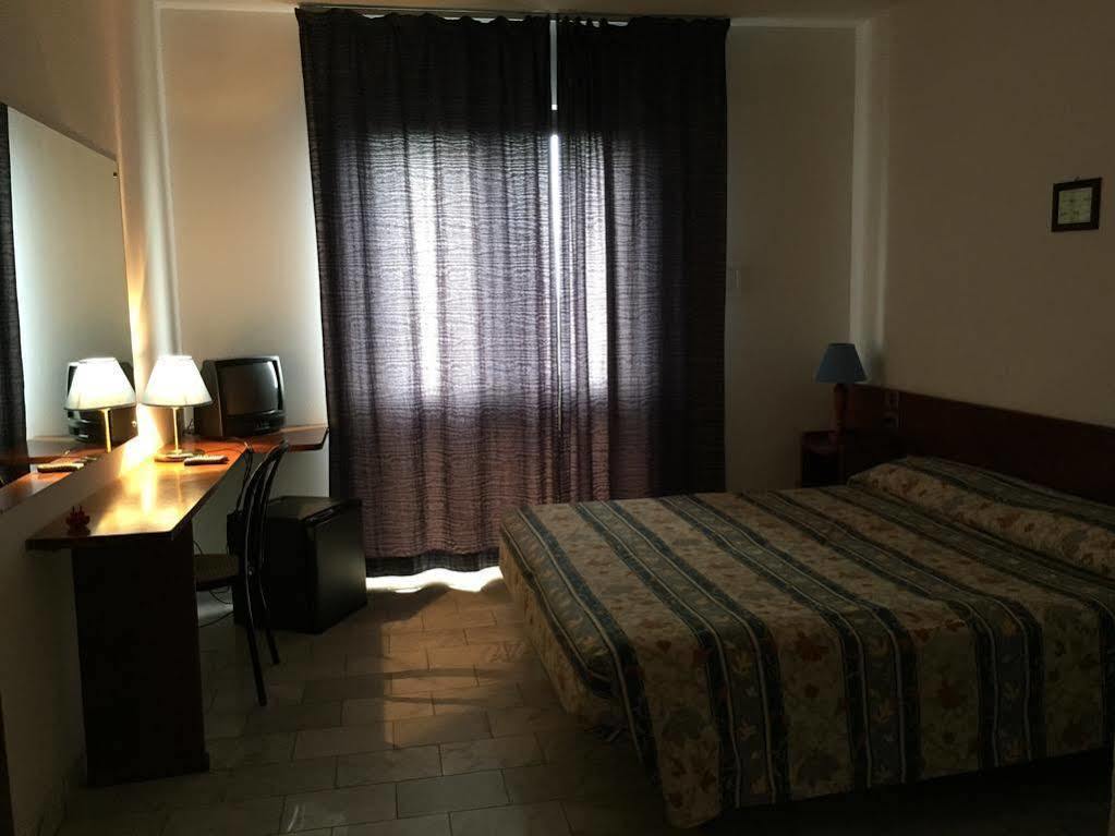 Hotel Albatros Calenzano Kültér fotó