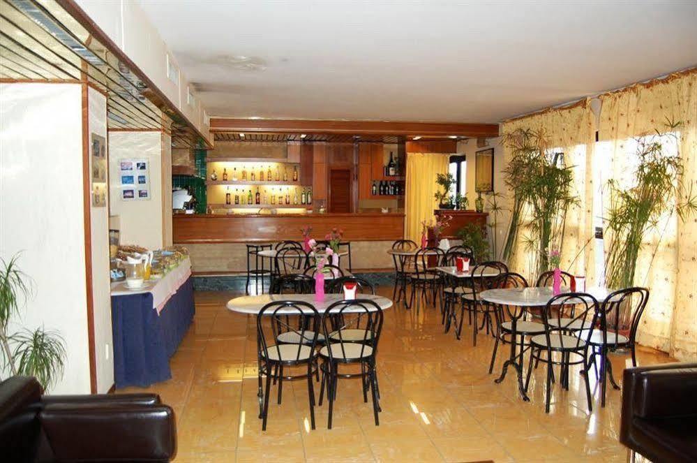 Hotel Albatros Calenzano Kültér fotó